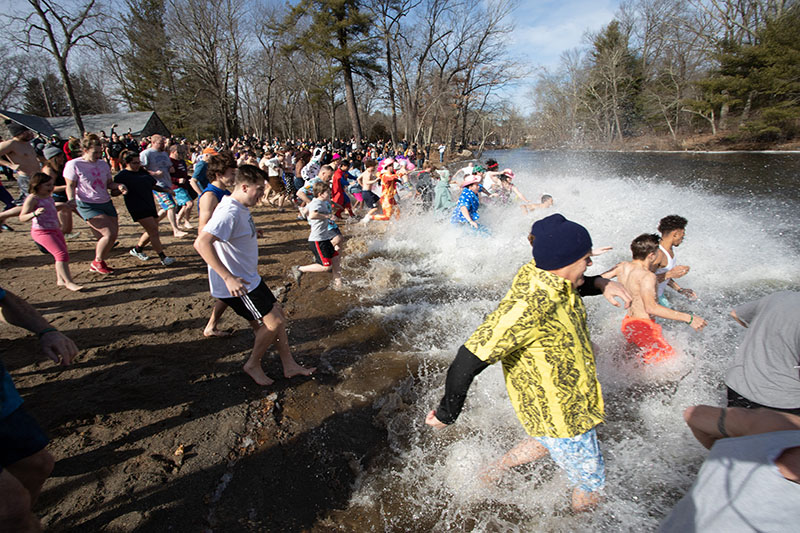 Eastern Rugby Covenant Soup Kitchen Take The Plunge For Hunger Eastern   Plunge For Hunger Main 800x533 